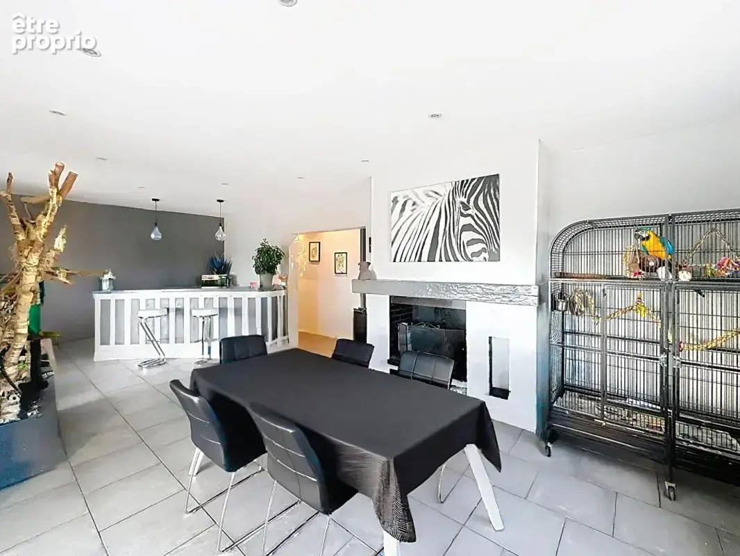 Maison familiale  de 180 m² , en  deux logements et vue dégagée sur la Côte Fleurie - photo 9