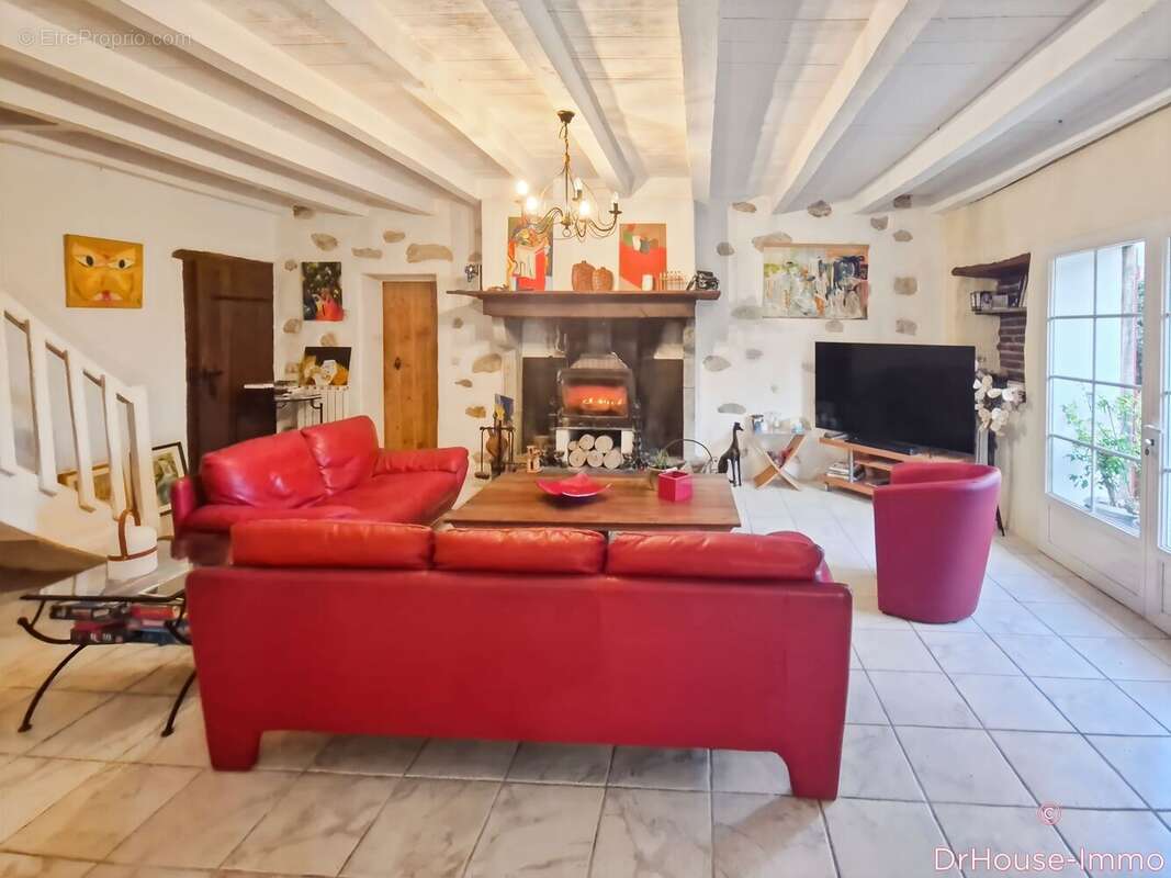 Maison à ANGOUME