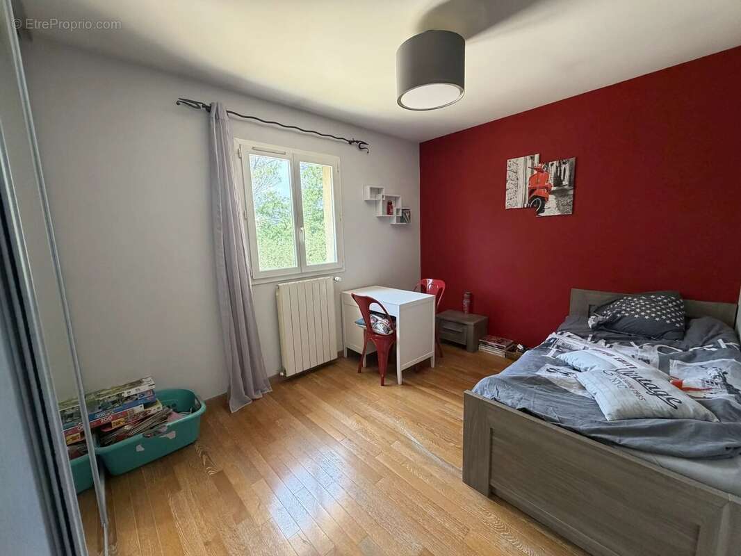 Maison à PEILLE