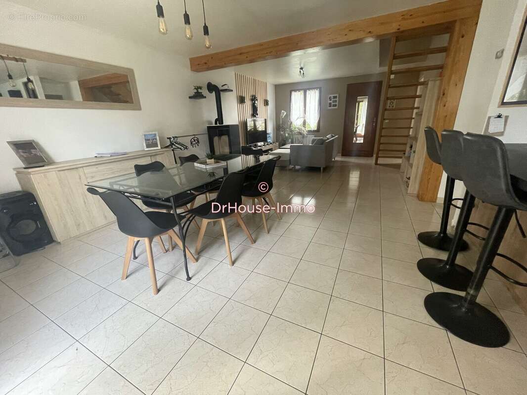 Maison à PONTVALLAIN