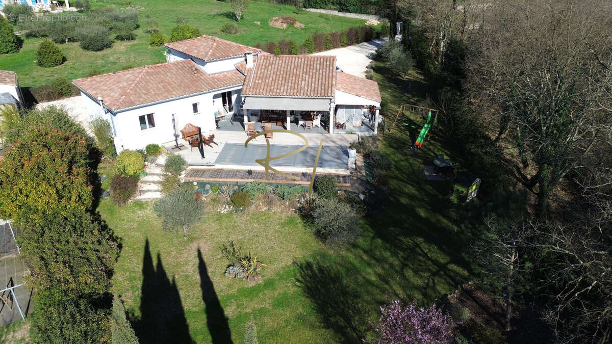 Villa lumineuse avec piscine et grand terrain   cadre nature proche Barjac - photo 11