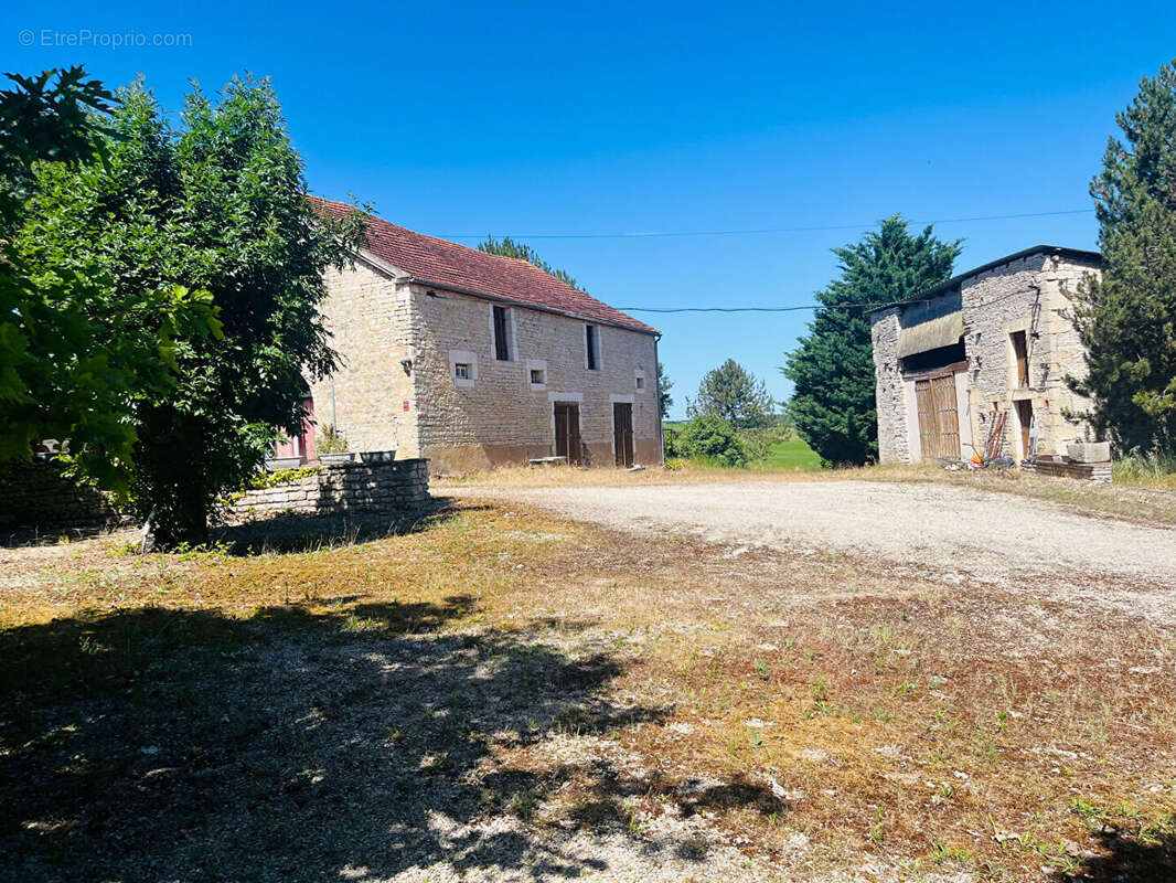 PROPRIETE sur 3,7 hectares - photo 16