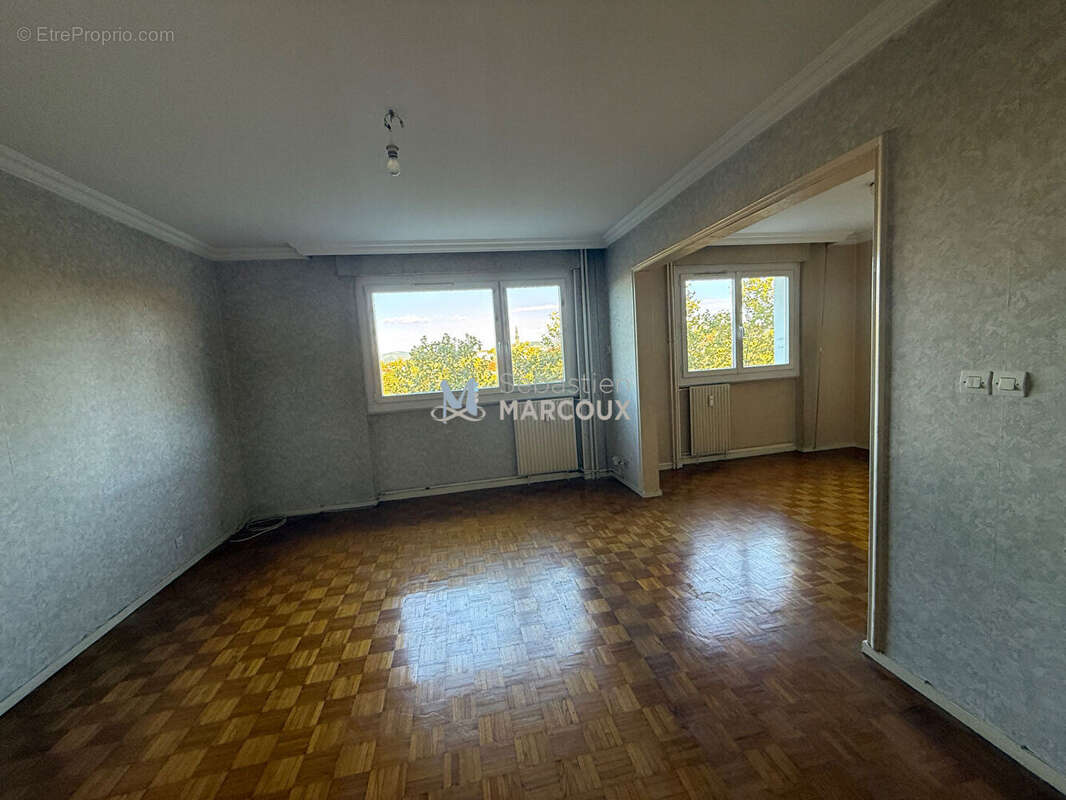 Appartement à SAINT-ETIENNE