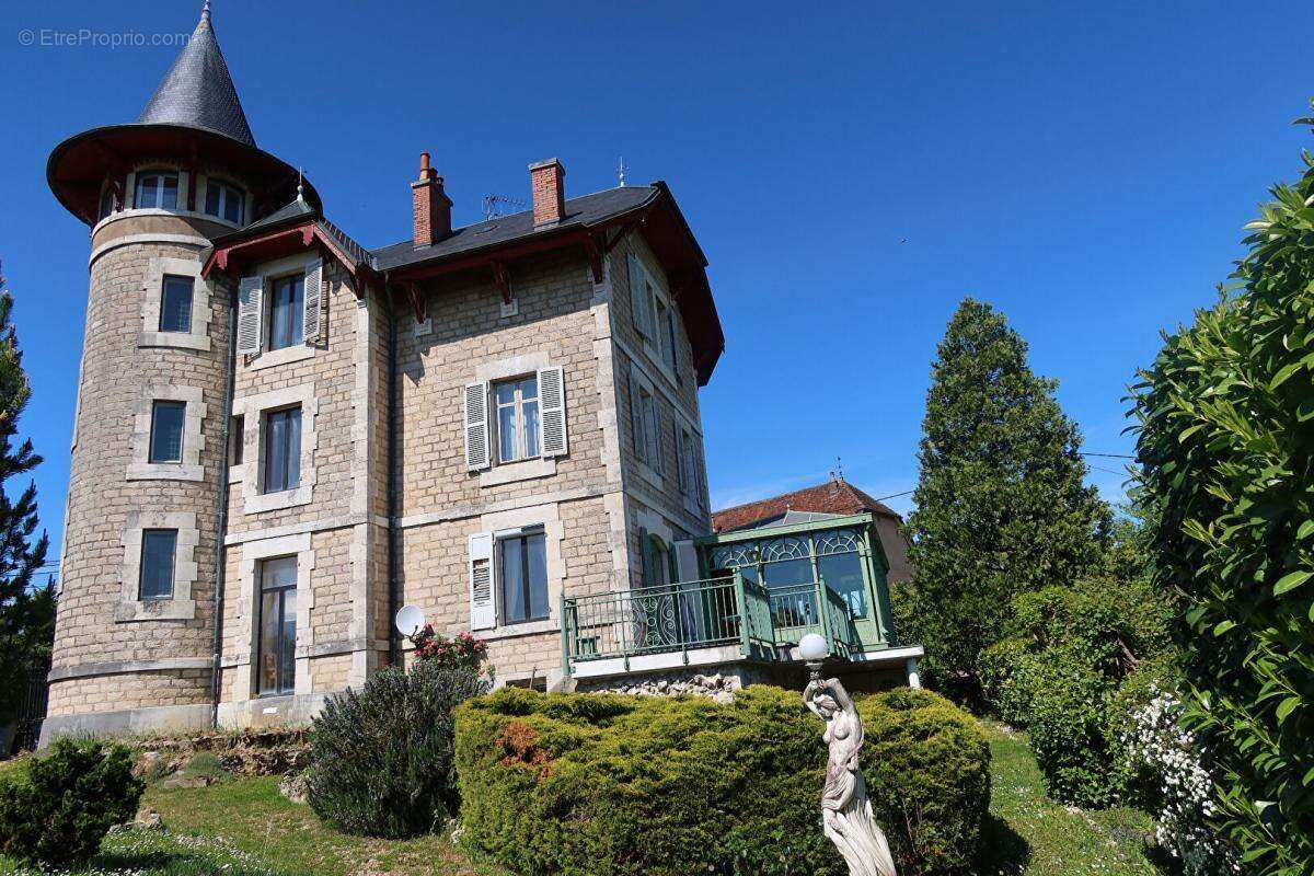 Maison à DANNEMARIE-SUR-CRETE