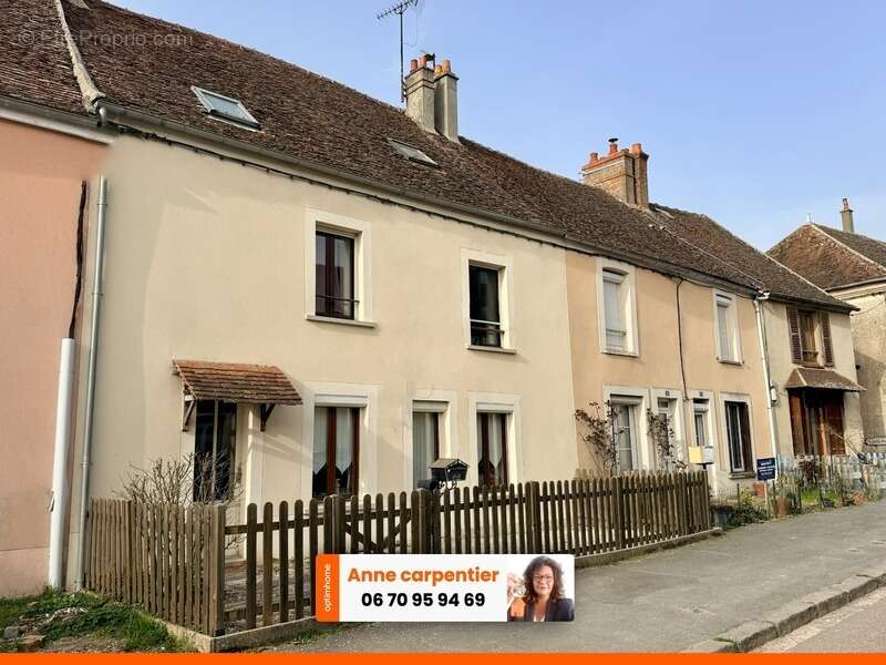 Maison à LA CROIX-EN-BRIE