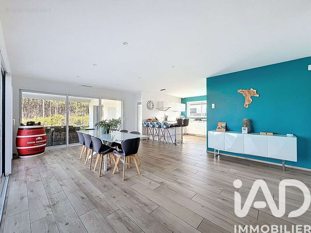 Maison 163 m² à Mios  - photo 2