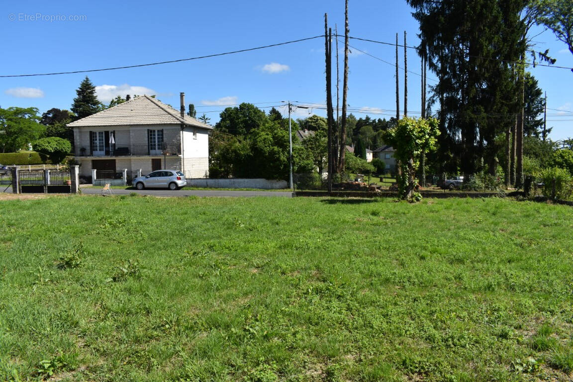 Terrain à SAINT-SORNIN-LAVOLPS