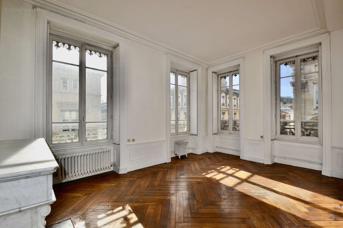 Appartement à LYON-1E