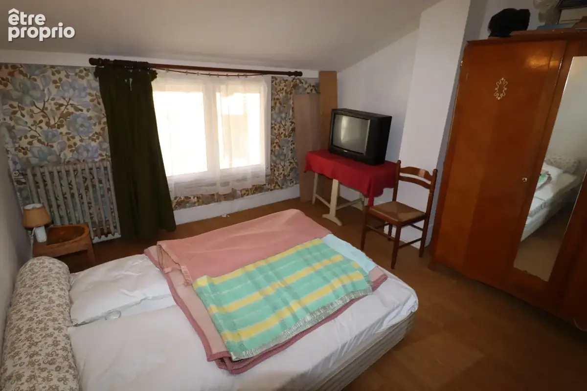 Jolie maison en pierre de taille au cœur de Saint-Julien sur Reyssouze - photo 6