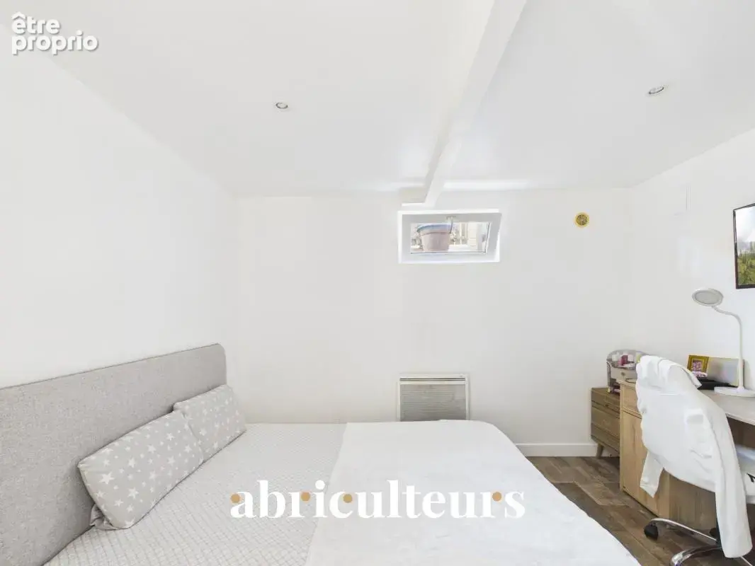 Maison familiale avec jardin, terrasse et stationnements en vente à Bezons 95870 - photo 13