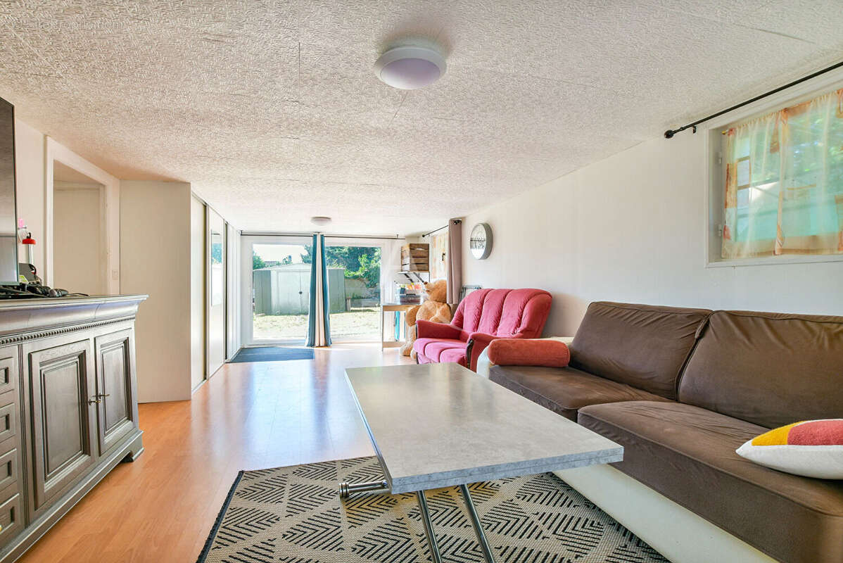 Maison à VAUX-LE-PENIL