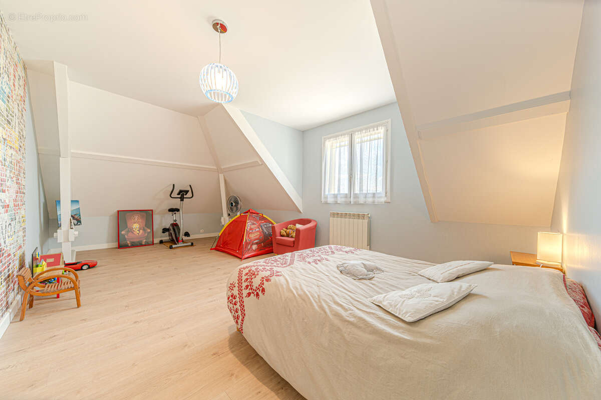 Maison à LES AVENIERES