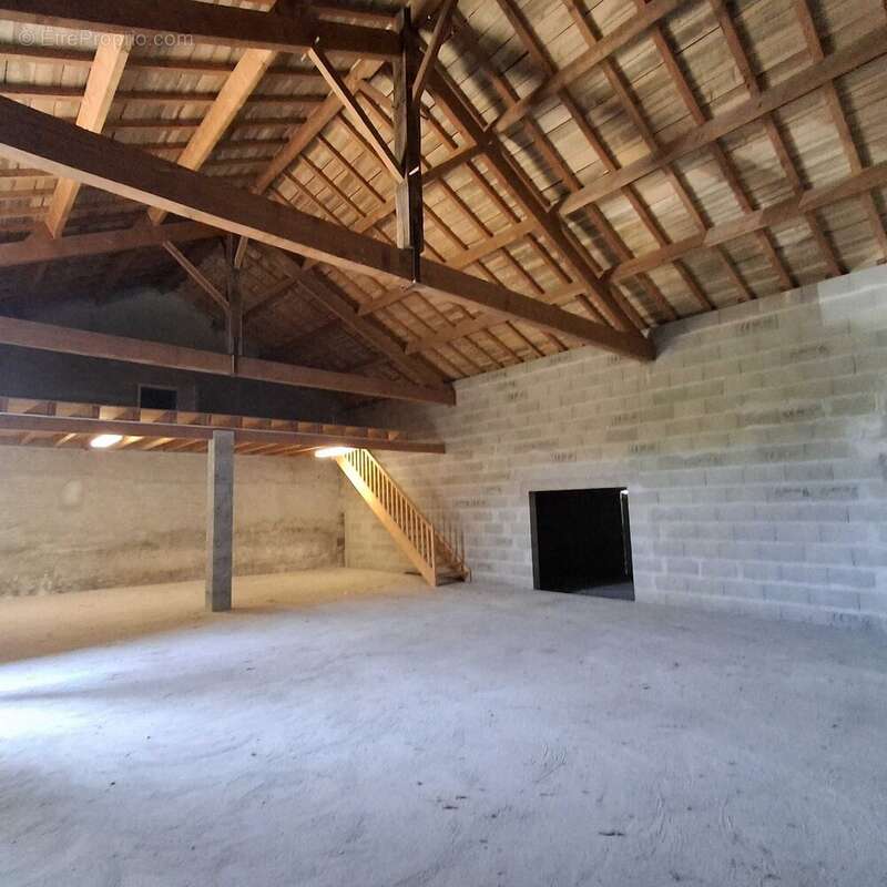 Maison 84 m² à Roumazieres-Loubert  - photo 3