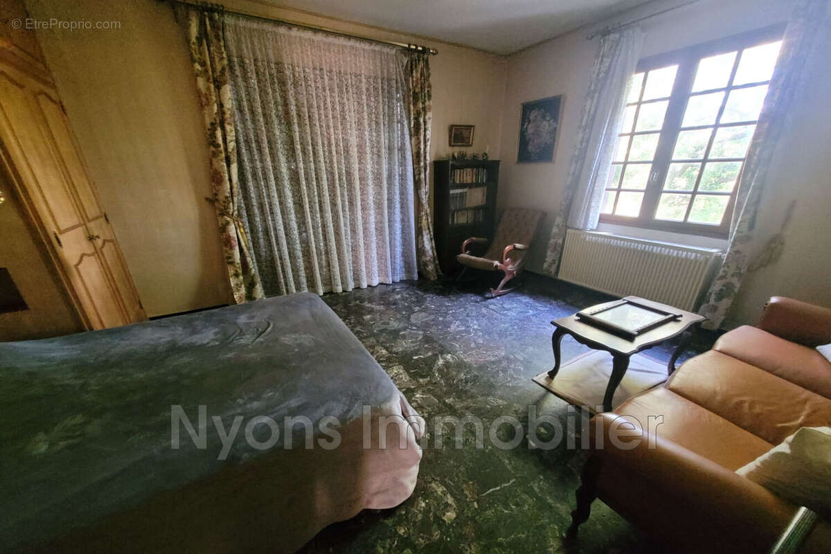 Maison à MIRABEL-AUX-BARONNIES