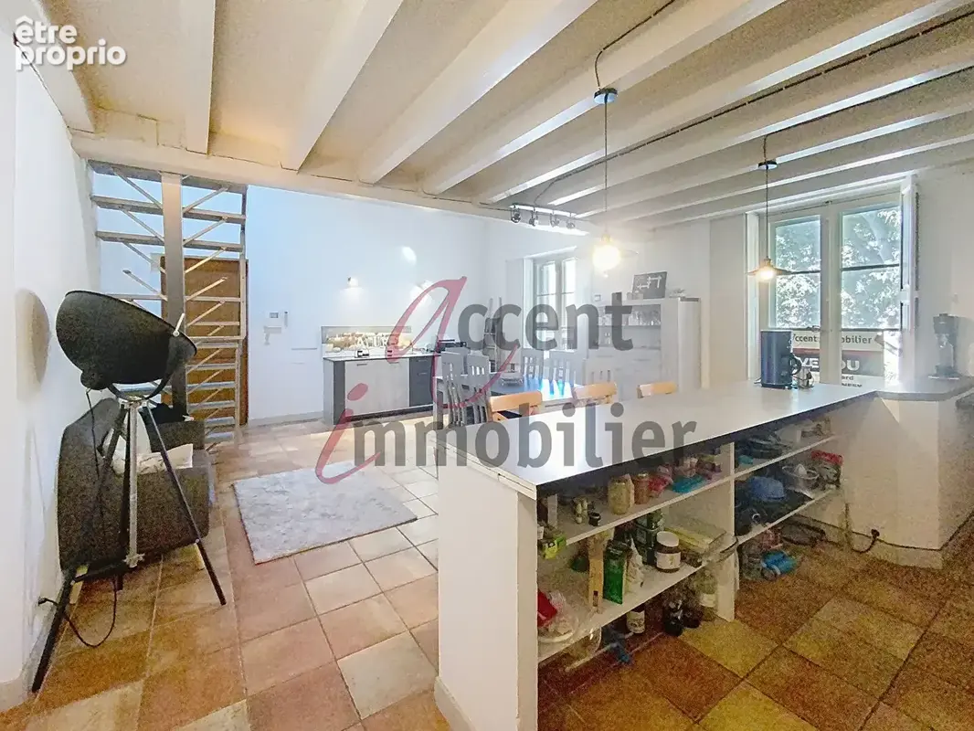 A vendre au coeur du centre historique de Cavaillon appartement T4 au dernier étage avez ascenseur. - photo 7