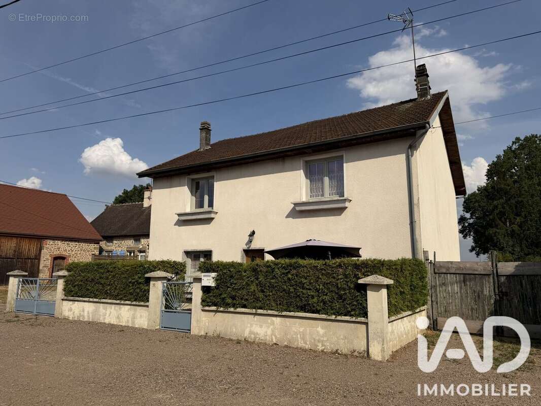 Maison 108 m² à Clamerey  - photo 2