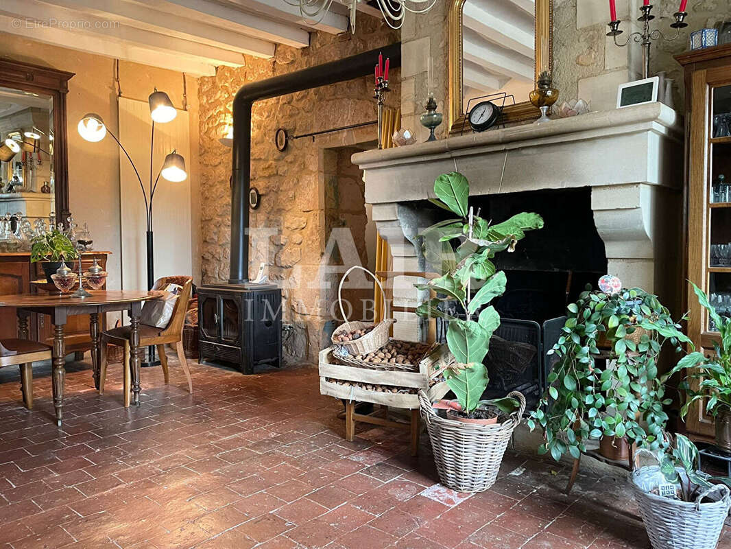 Maison à CONDE-SUR-HUISNE