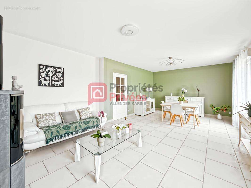 Maison Fontaine La Gaillarde 4 pièce(s) 120 m2 - photo 2