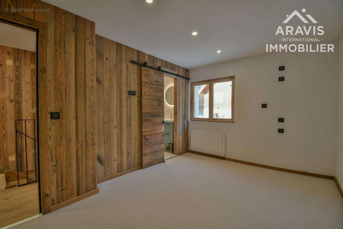 Appartement à LE PETIT-BORNAND-LES-GLIERES