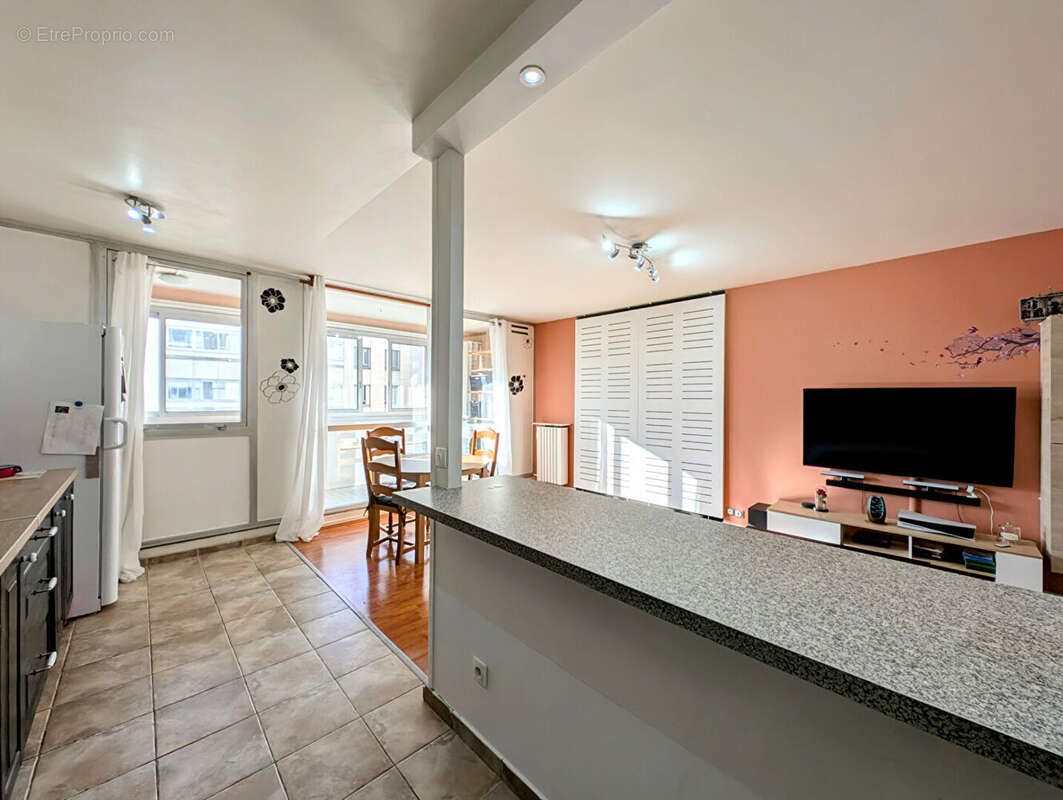 Appartement à SARTROUVILLE