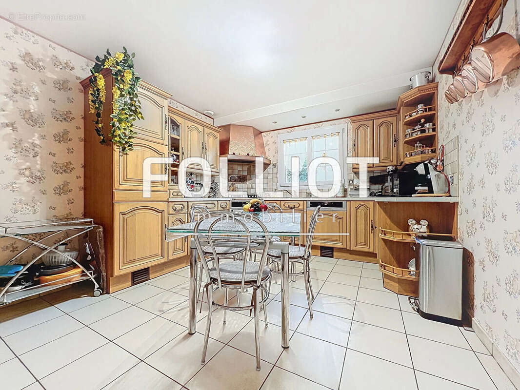 Maison à SAINTE-CROIX-SUR-MER