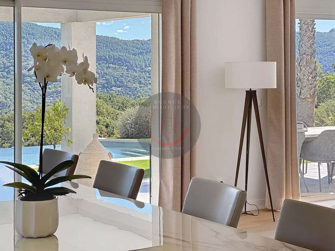 Maison à LES ADRETS-DE-L&#039;ESTEREL