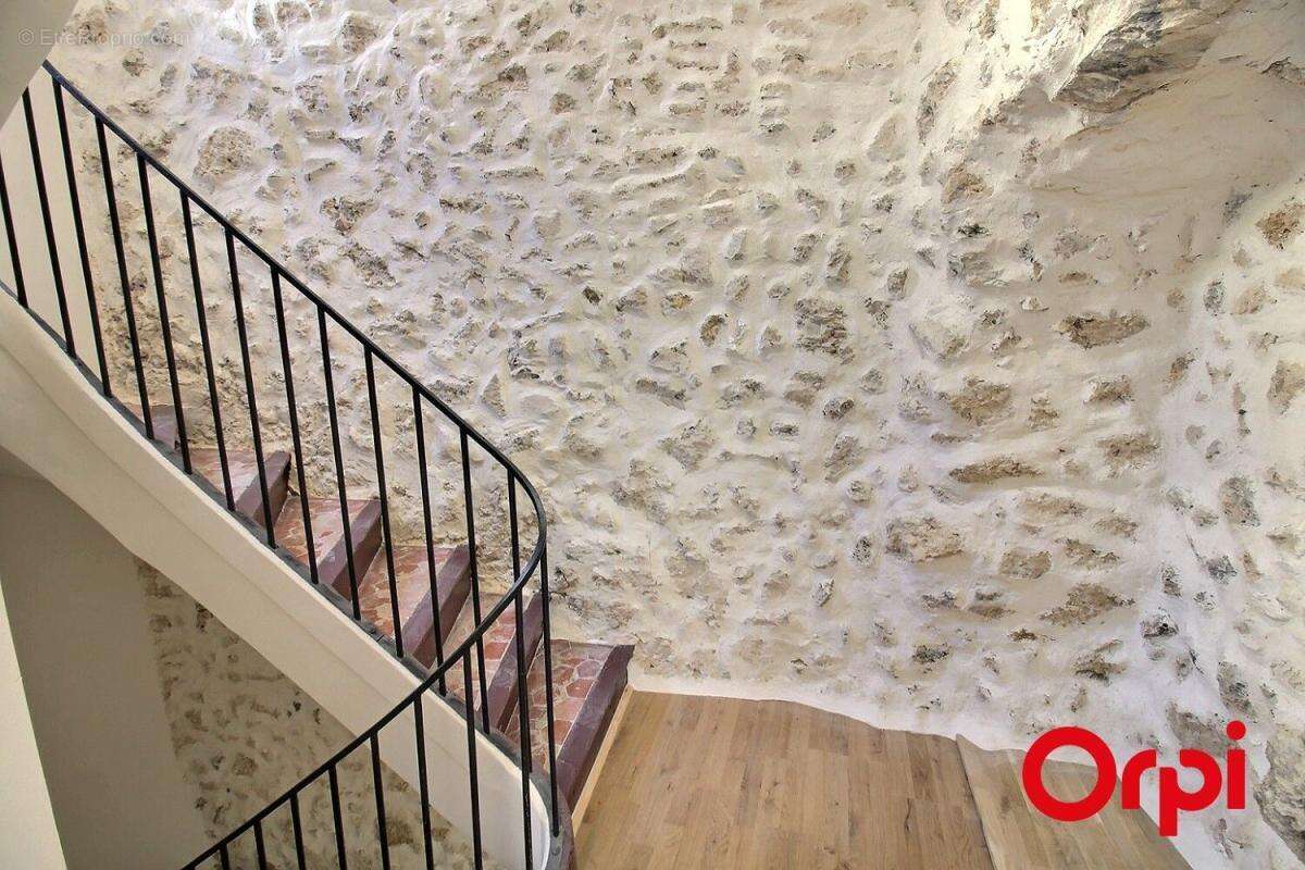 Appartement à AURIOL