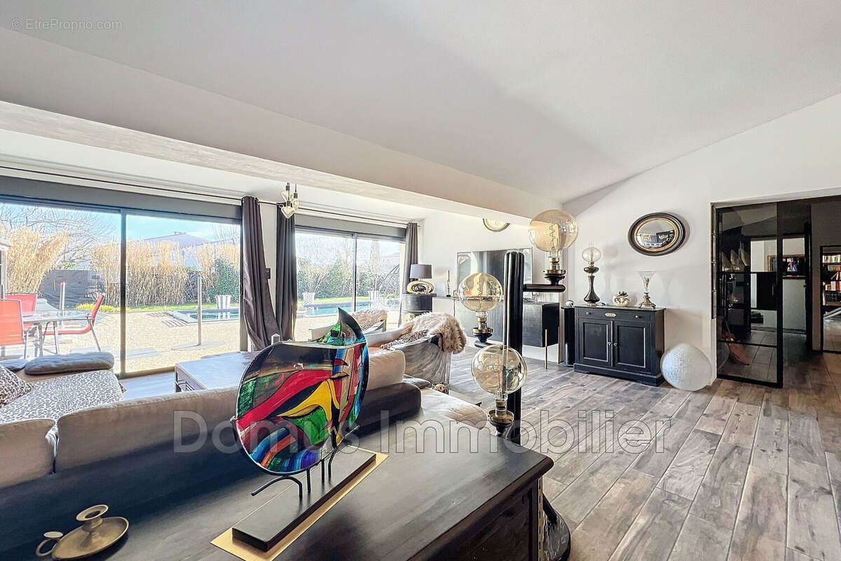 Maison à MORIERES-LES-AVIGNON