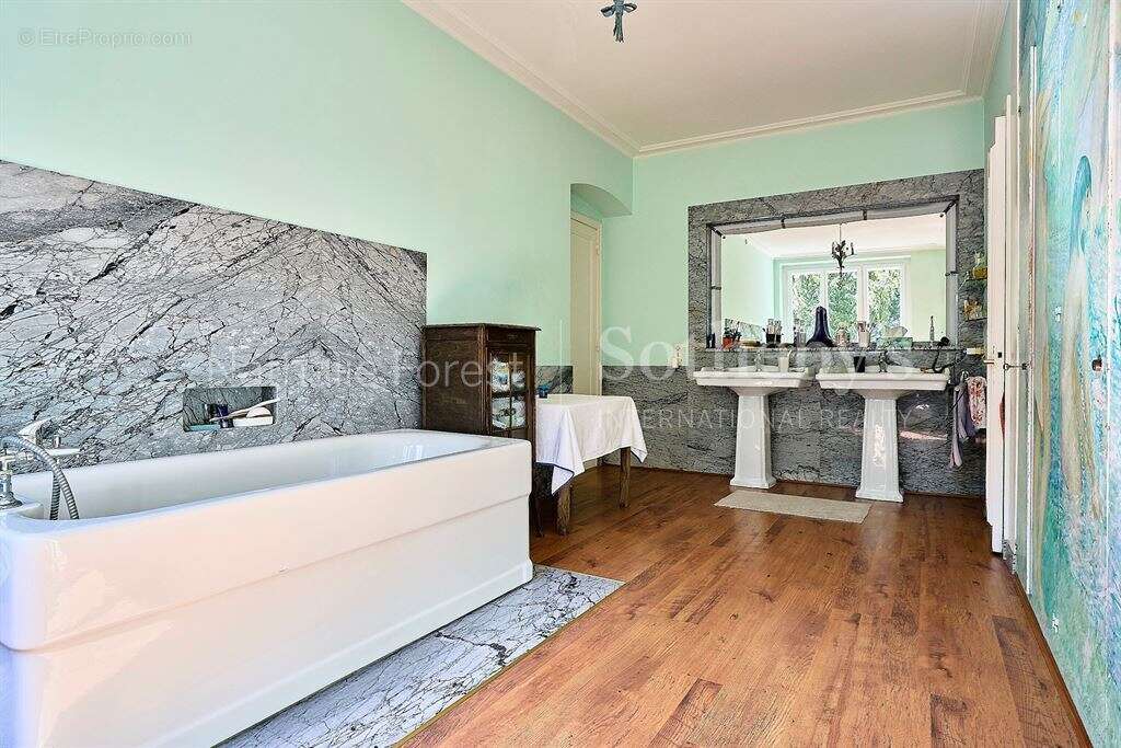 Maison à LA CHAPELLE-D'ARMENTIERES