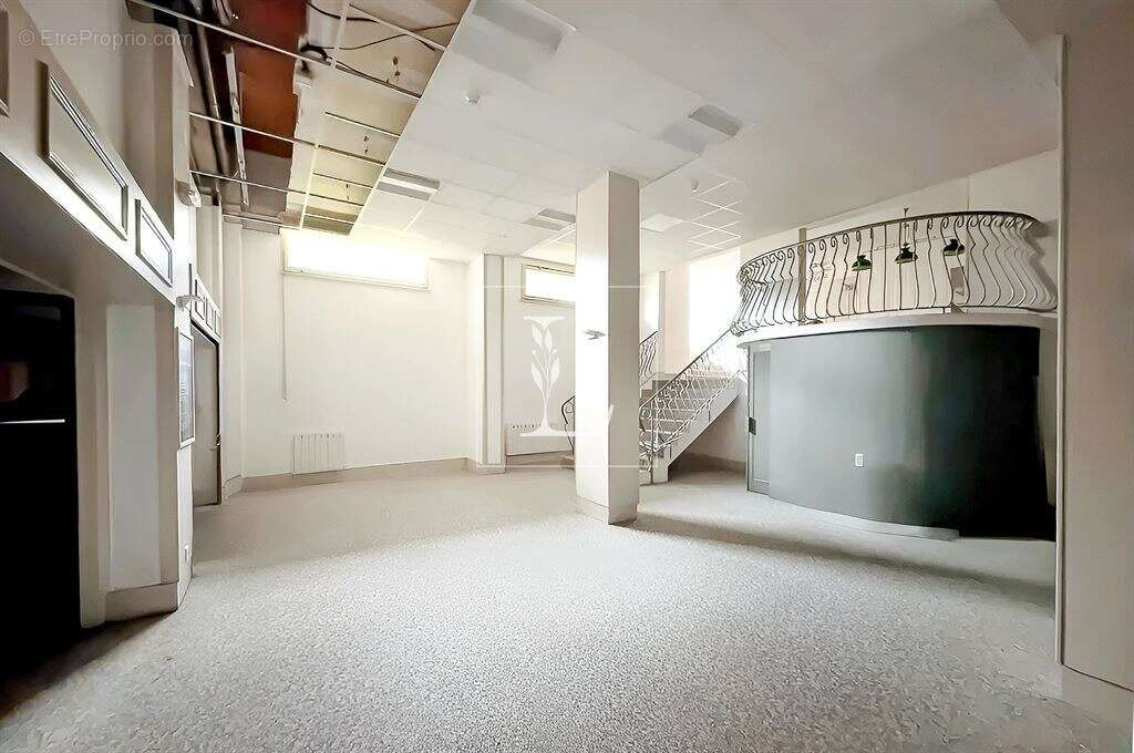 Commerce à GOUAUX-DE-LARBOUST