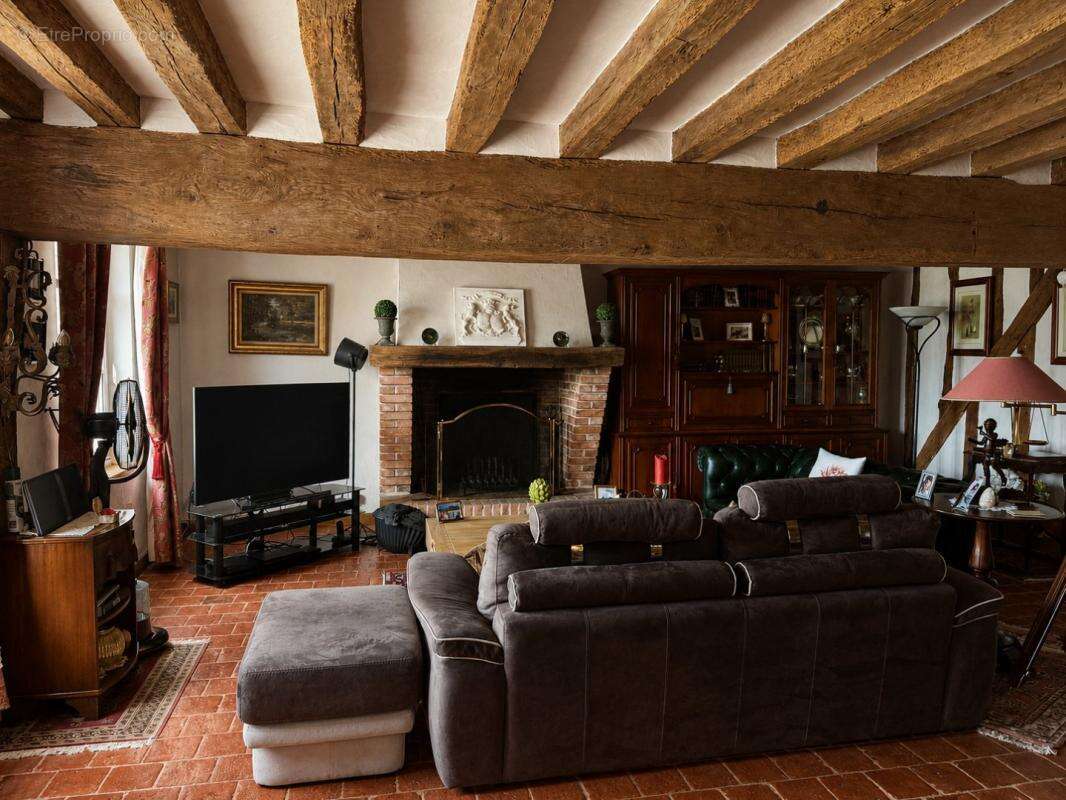 Maison à CHAUMONT-SUR-THARONNE
