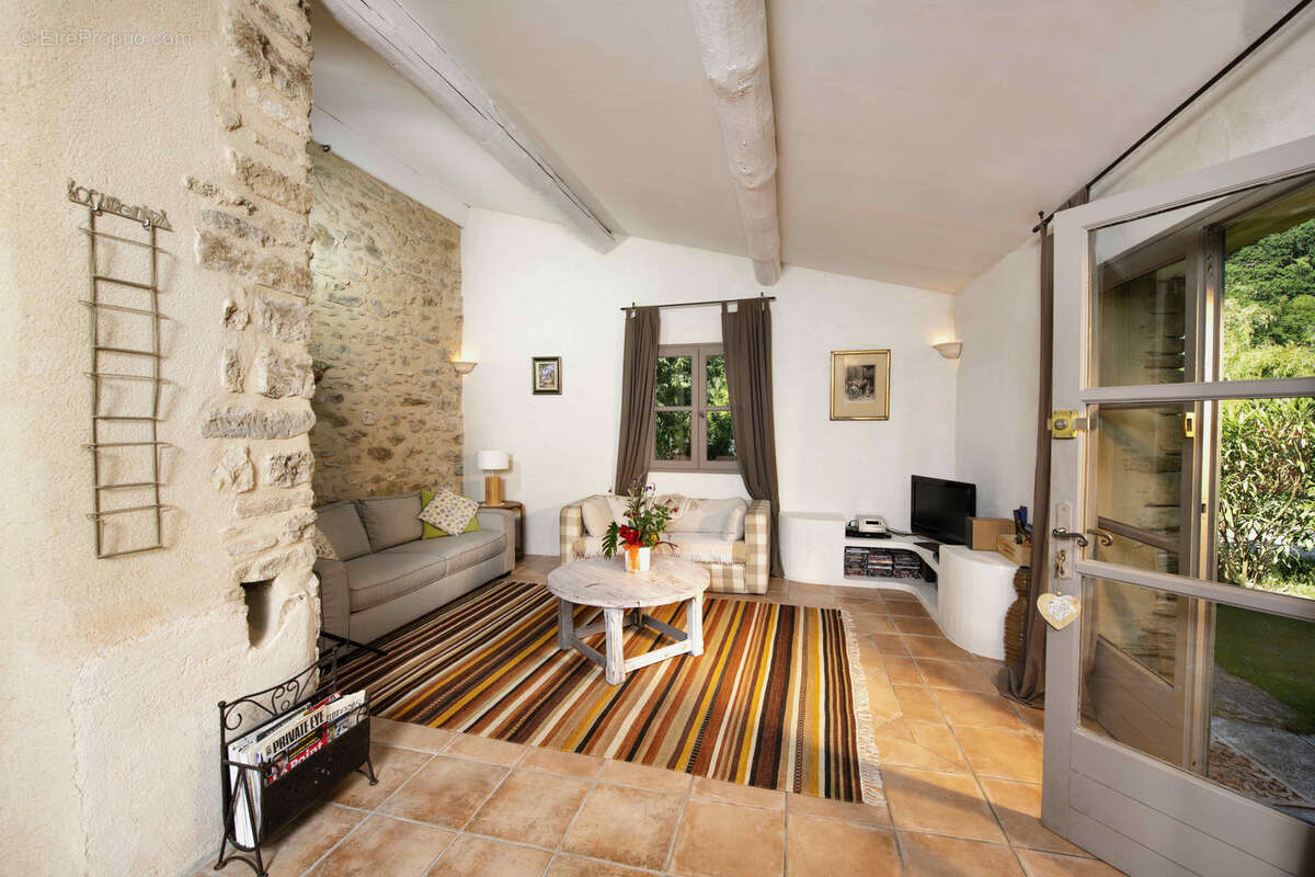 Propriete 350 m 2 - photo 7