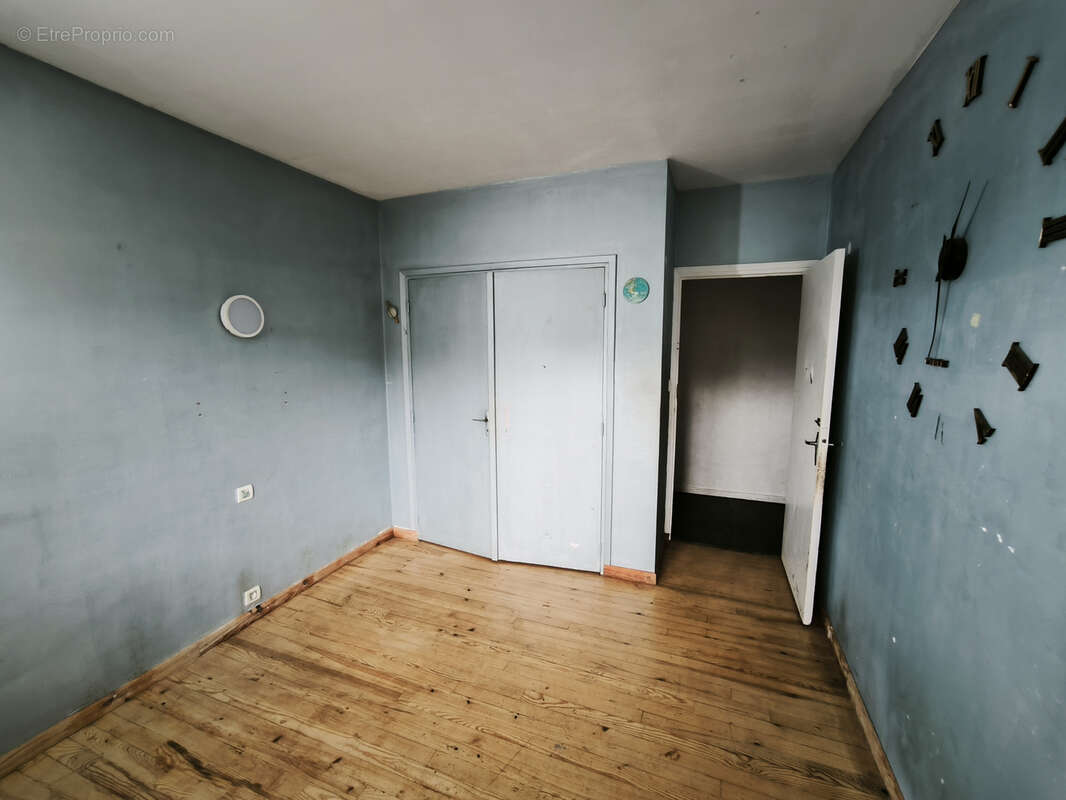 Appartement à LIVERS-CAZELLES