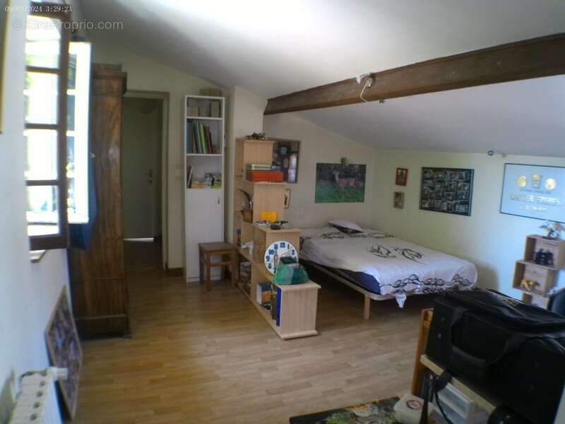 CHATEAUBERNARD A Vendre Maison 8 Pièces avec Studio 2 Pièces - photo 21