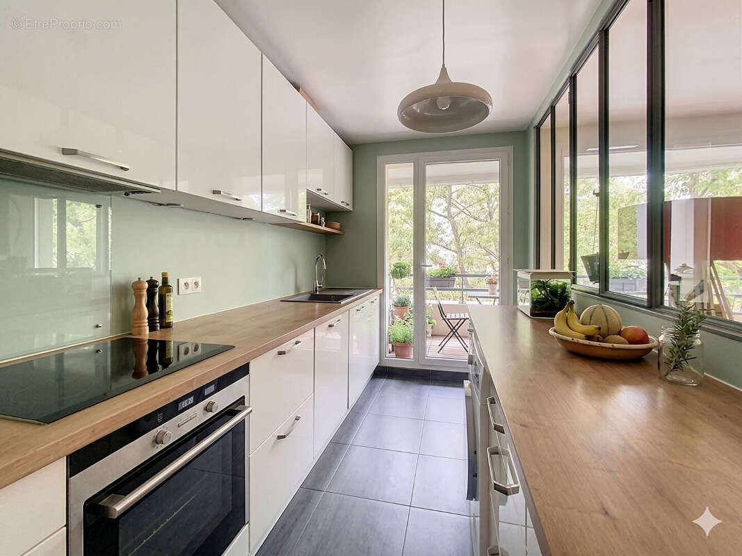 Appartement à SURESNES