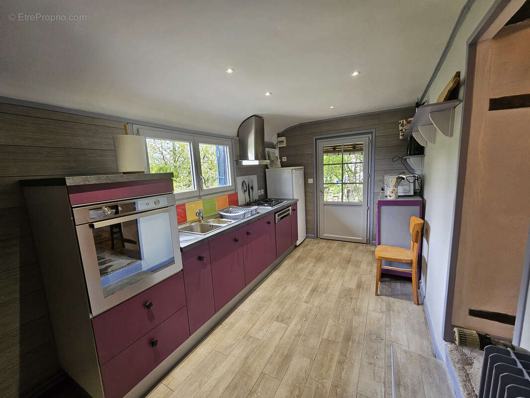 Maison à SAINT-ETIENNE-DE-FURSAC