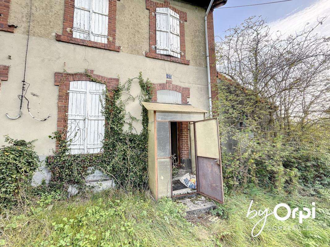 Maison à SAINT-ELOY-LES-MINES