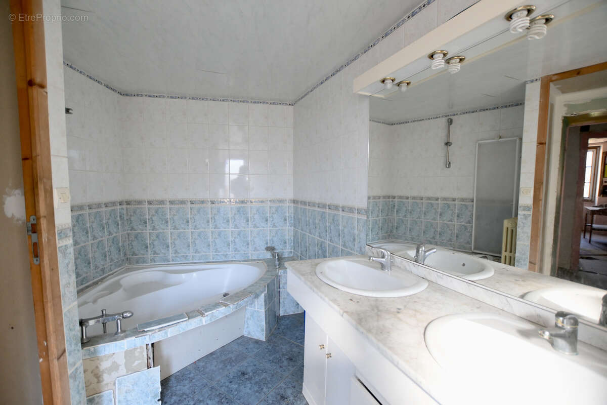 Belle opportunité de rénovation à Gy-l'Évêque - photo 14
