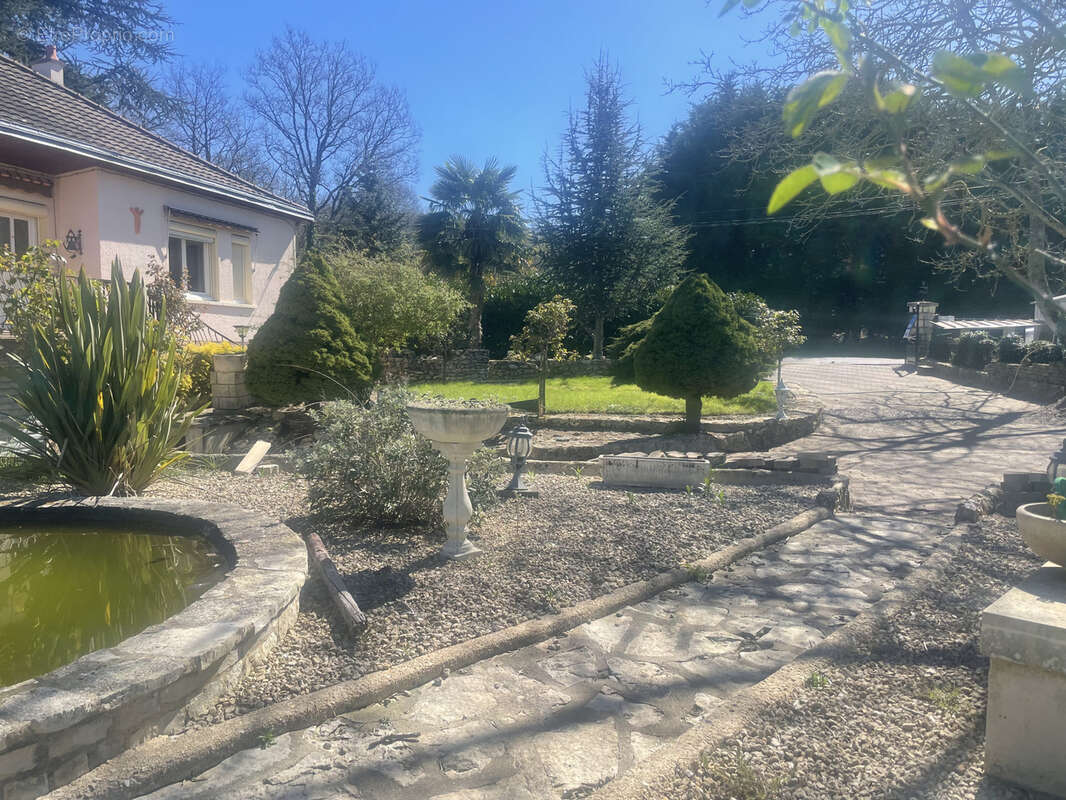 Maison à VOUNEUIL-SUR-VIENNE