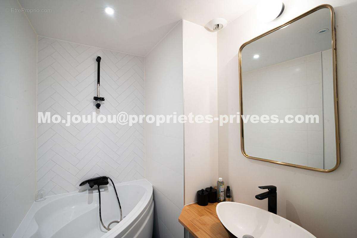 Appartement à PARIS-17E