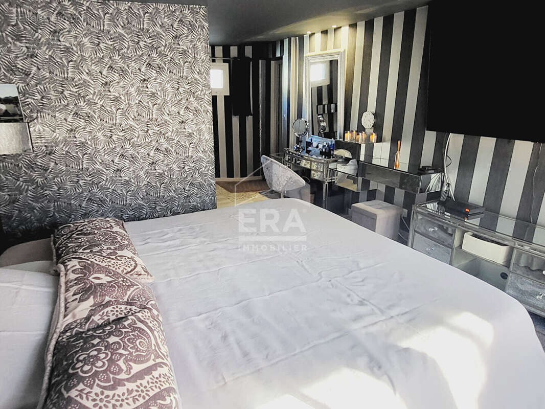 Maison à CHATEAU-ARNOUX-SAINT-AUBAN