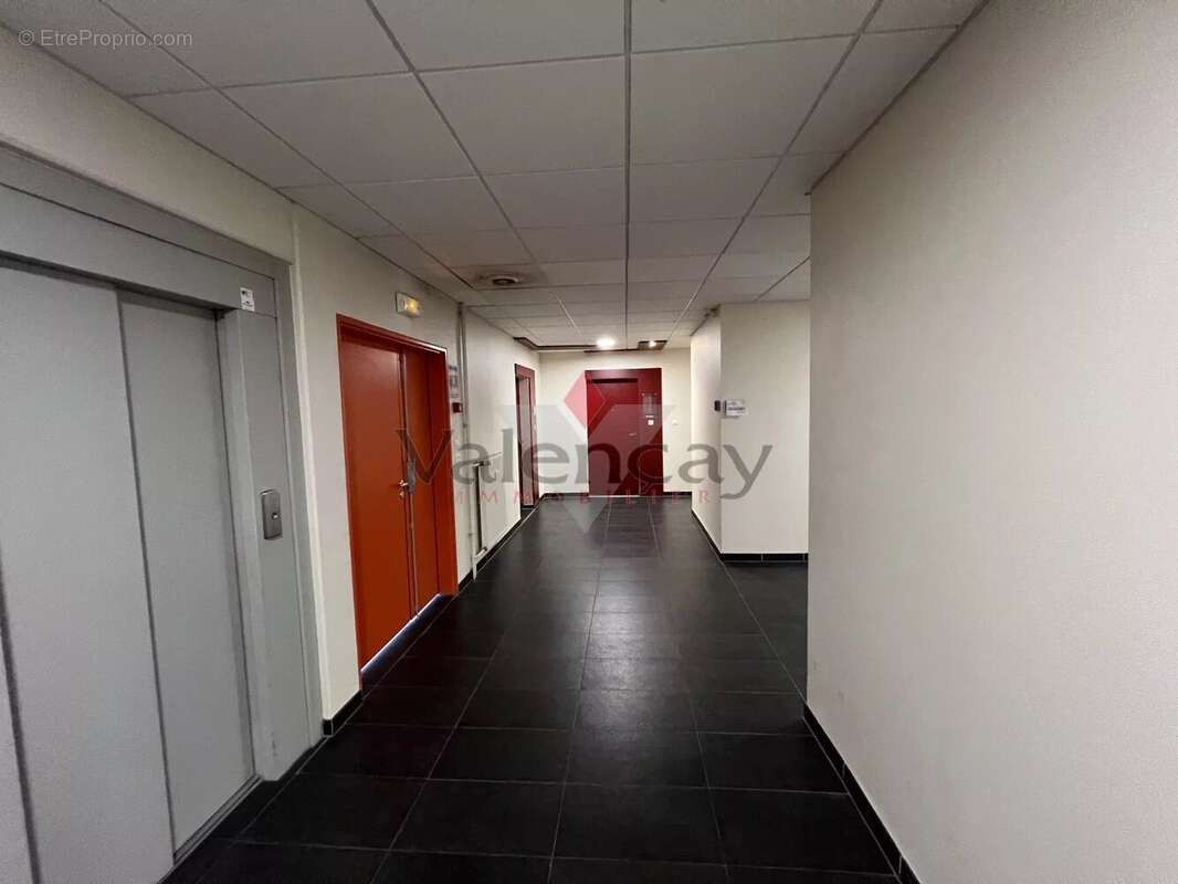 Lutterbach , cite de  l habitat  bureaux 64 m² env - photo 3