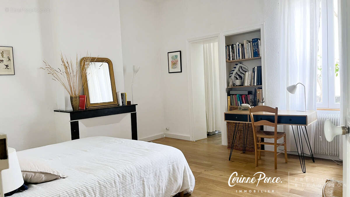 Nimes prefecture appartement p4 bourgeois entierement renove de 127 m2  avec chambre de bonne/atelier situe au - photo 5