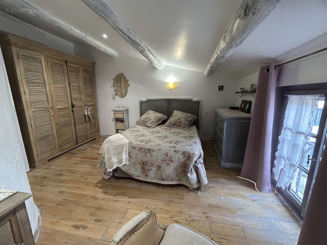 Maison à SAINT-QUENTIN-LA-POTERIE