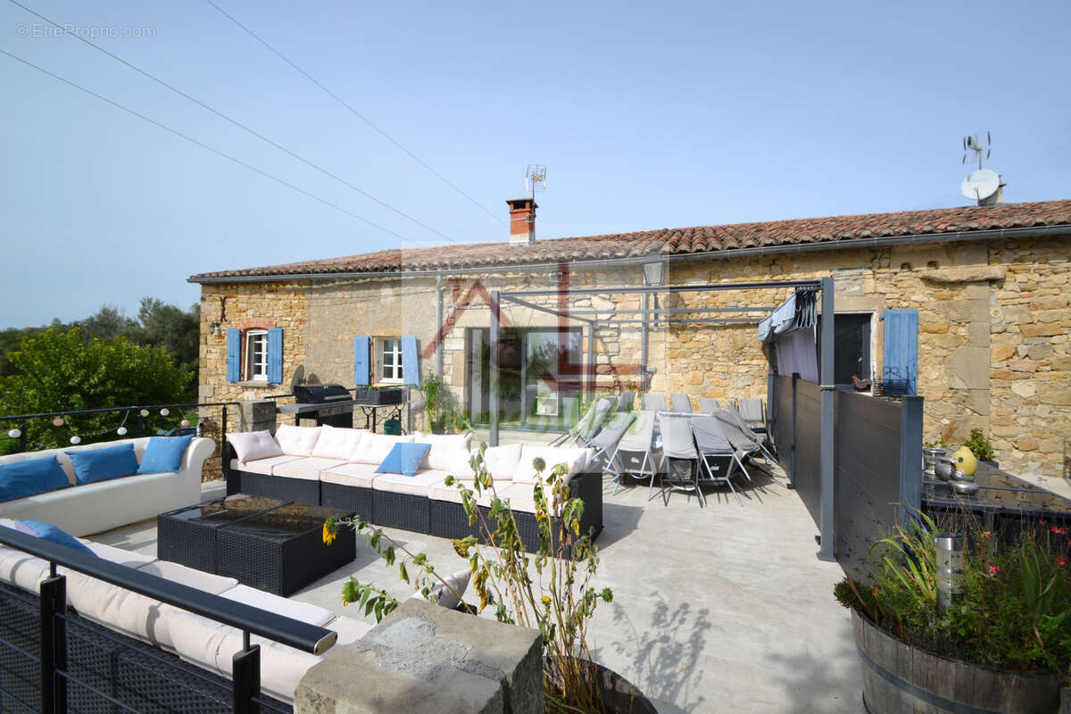 Maison à BESSAS