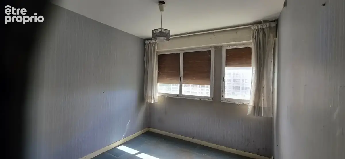 POITIERS  LES COURONNERIES: T4 de 87 M² .3ch . Gardien. Ascenseur - photo 3