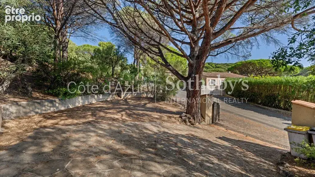 Sainte Maxime La Nartelle, propriété proche de la plage avec potentiel de construction - photo 13