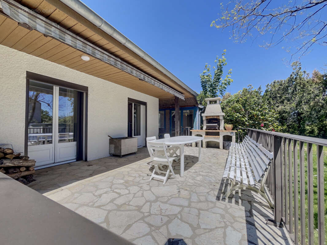 Maison à MIRANDOL-BOURGNOUNAC