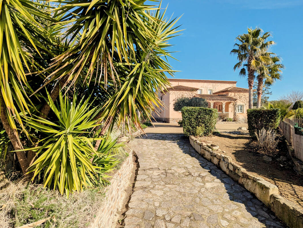 Maison à ESPONDEILHAN