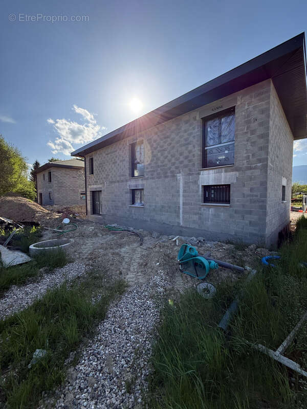 Maison à PREVESSIN-MOENS